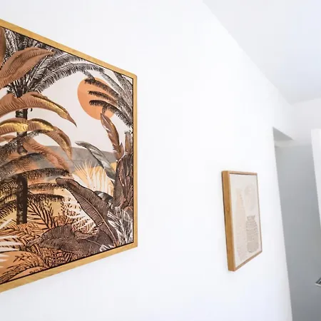 Gare - Le Paon Apartment